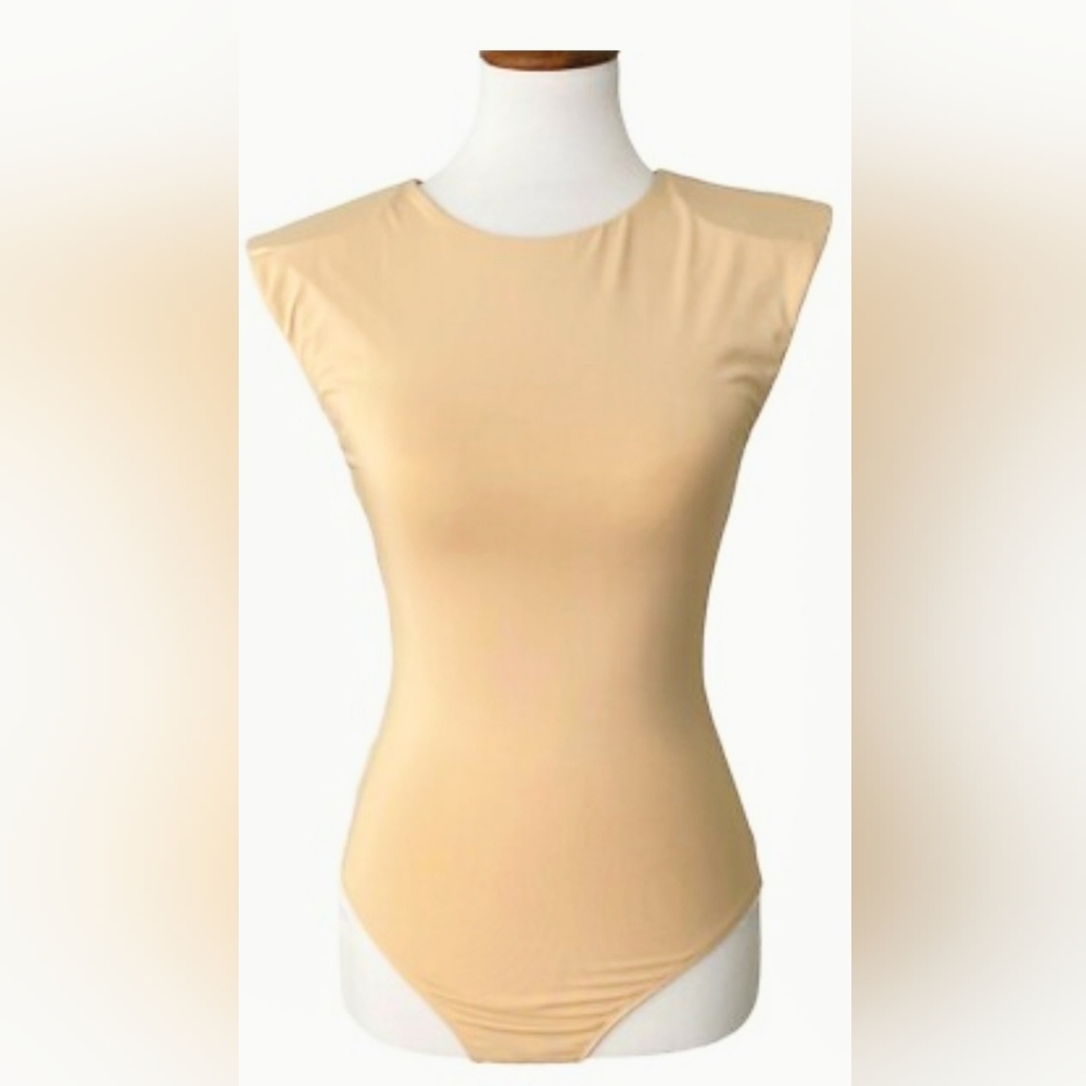 ET CLET BODYSUIT IN TAN CREW NECK WITH SHOULDER PADS NWOT SIZE MEDIUM